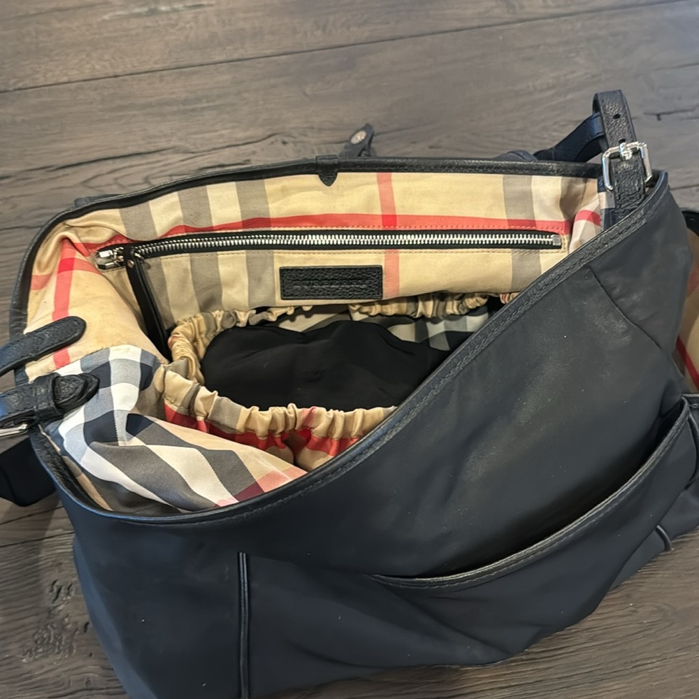 Burberry Diaper/changing bag - Picture 2 of 3